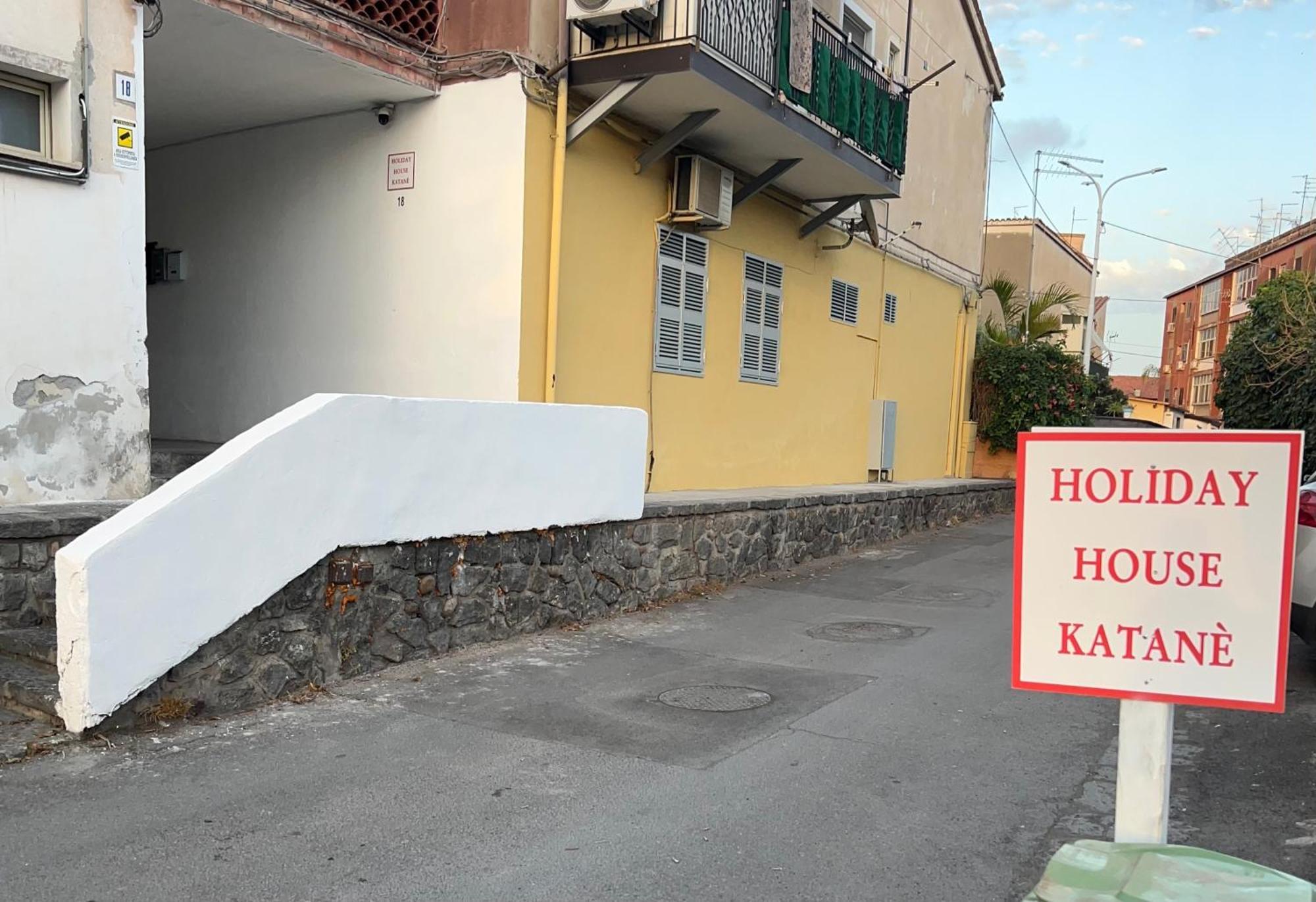 Holiday House Katane Catânia Exterior foto
